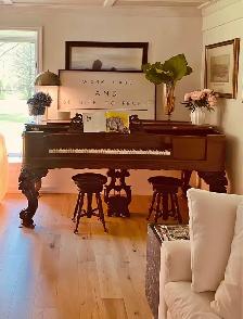 FREE Vintage Grand Piano - Text 226-507-9071