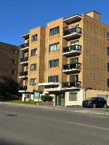 Next to Metro Snowdom. 1 1/2, 3 1/2, 4 1/2 Apt. available Now