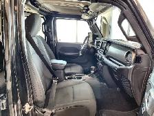 2020 Jeep Gladiator 4x4 Sport Great Value! - Photo 31