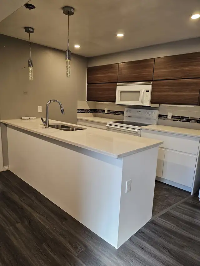 3 Beds 1.5 Baths HouseCA$1,800 / Month