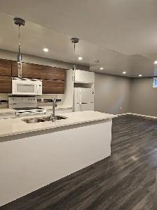 3 Beds 1.5 Baths HouseCA$1,800 / Month - Photo 2