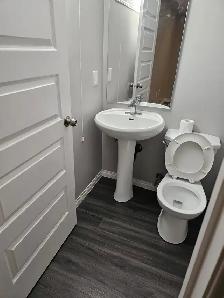 3 Beds 1.5 Baths HouseCA$1,800 / Month - Photo 10