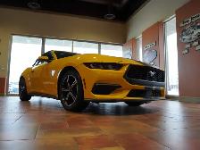 2024 Ford Mustang EcoBoost Premium Convertible with VERY LOW KMS - Photo 14