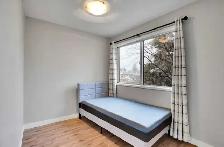 Immediate Possession: 4 Rooms with 3  Parking in Penbrooke SE - Photo 10
