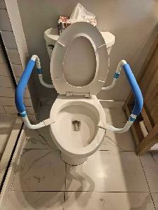 Toilet Safet Rail - Photo 2