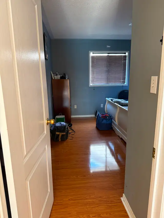 private room available in house for girls only