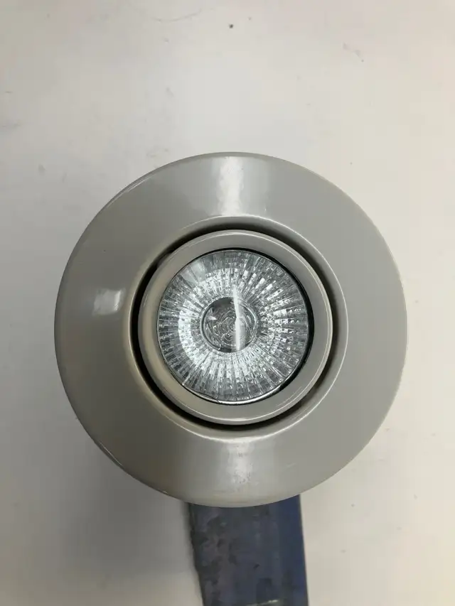 Fixtures encastrables et ampoules au LED