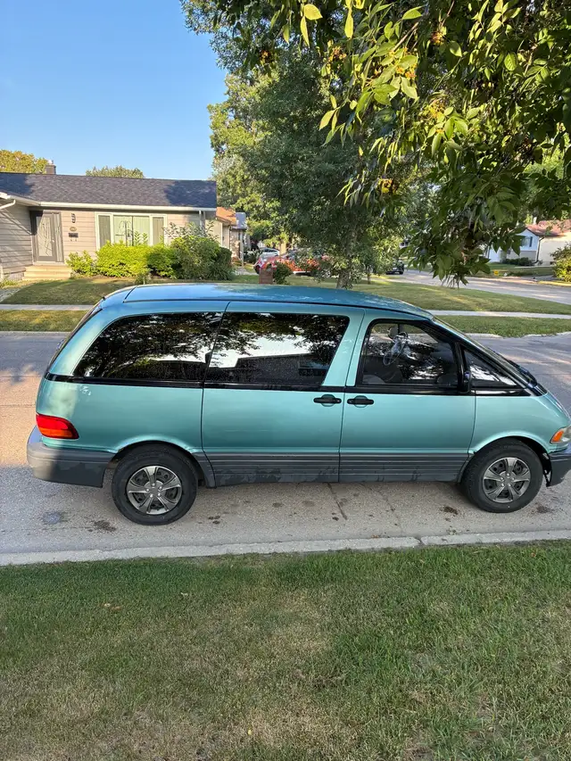 1995Toyota Previa LE