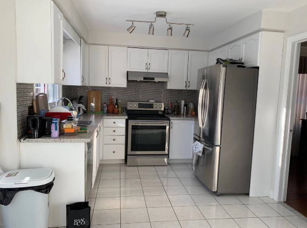 ONE Private BEDROOM FOR RENT $800 - Eglinton AVE & Creditview