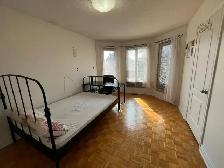 ONE Private BEDROOM FOR RENT $800 - Eglinton AVE & Creditview - Photo 4