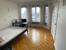 ONE Private BEDROOM FOR RENT $800 - Eglinton AVE & Creditview - Photo 9