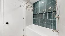 FULLY RENOVATED 3-BEDROOM VICTORIAN UPPER – LITTLE ITALY - Photo 2
