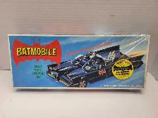 Batmobile Polar lights Scale Plastic Model Kit NEW 2010