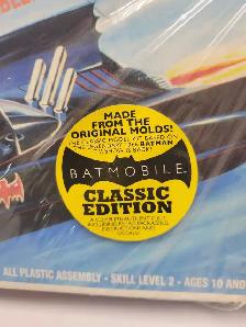 Batmobile Polar lights Scale Plastic Model Kit NEW 2010 - Photo 2