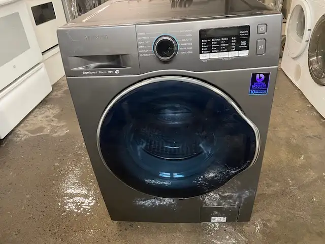 Mini laveuse seule frontale grise 24'' Samsung (remis a neuf )