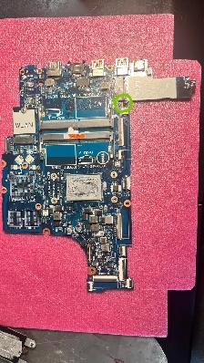 MacBook Screen Repair in North York | Cracked or Broken Display? - Photo 9