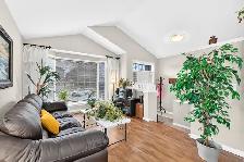 CALGARY EVERGREEN SW - Photo 2