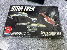 Star Trek AMT-ERTL USS Enterprise Model Kit New