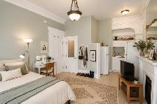 Bachelor Apartment in Historic Downtown Halifax | January 2027 - Photo 5