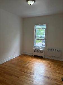Beau grand 4 1/2, Ave. Bardy, WIFI libre - Photo 6