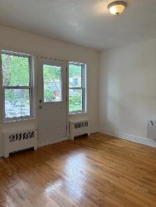 Beau grand 4 1/2, Ave. Bardy, WIFI libre - Photo 12