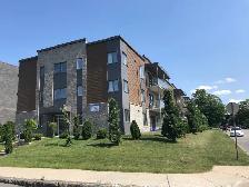 Superbe grand 3 1/2 style condo Ste-Foy Air Clim, Libre