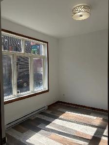 Très beau et grand 6 1/2, Saint-Sauveur LIBRE Terrasse arrière - Photo 12
