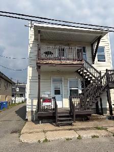 Beau grand 4 1/2, rez-de-chaussé, Montmorency LIBRE