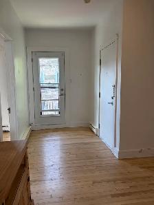 Beau grand 4 1/2, St-Sauveur, 2e étage Libre - Photo 12