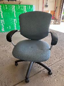 office Chair - Photo 2