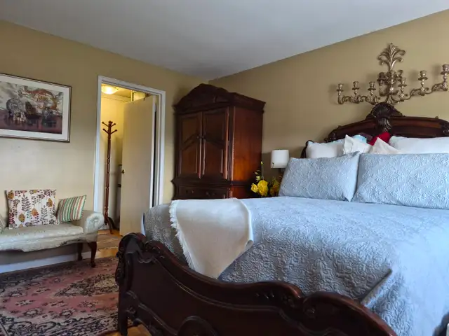 Furnished Room  in a Rockcliffe Park Area