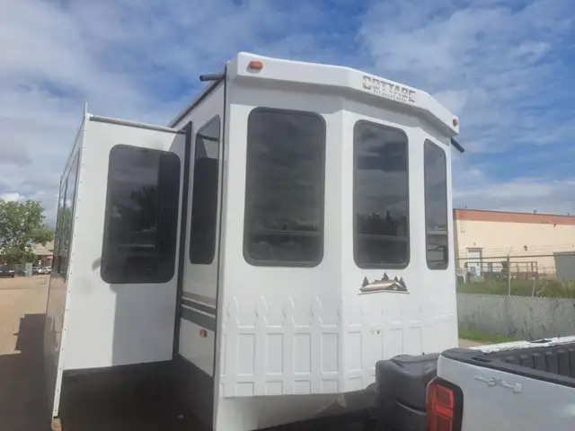 RARE FIND Destination Trailer