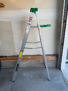 Louisville 6-Foot Aluminum Step Ladder (225 lb Capacity) - Photo 3