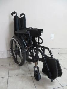 Wheelchair - Photo 2
