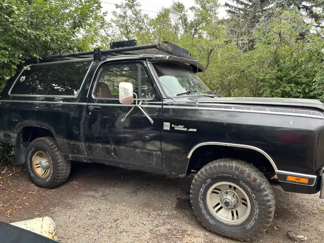 1984 Dodge Ramcharger  le 4x4 $2900