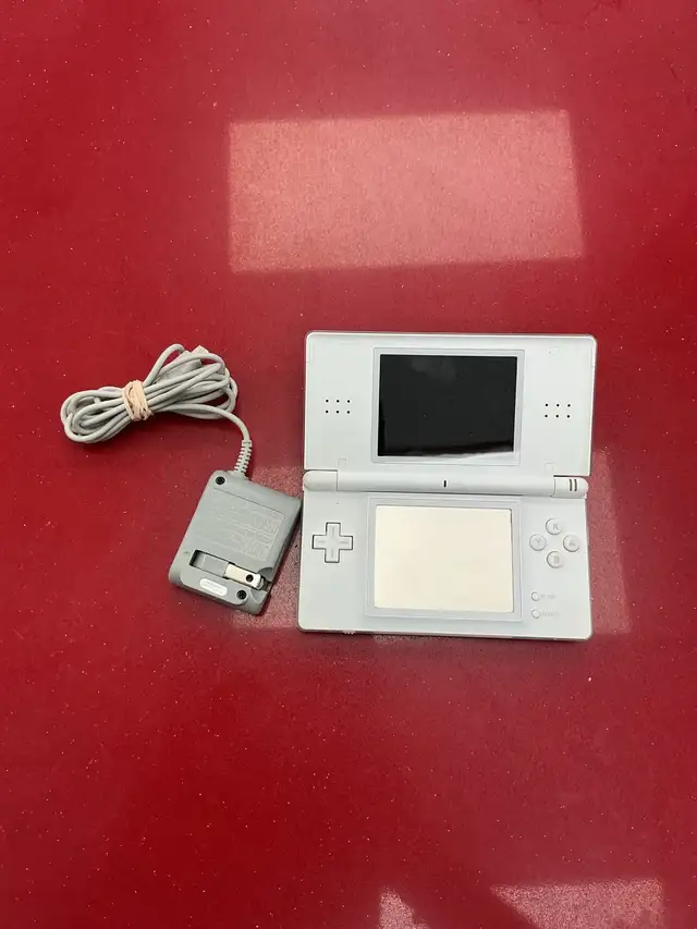 Nintendo DS Lite