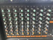 Yamaha EMX860ST Mixer Amp - Photo 4