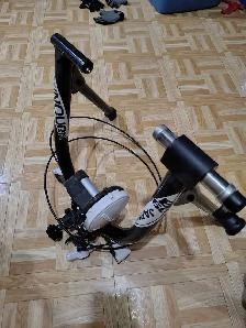 Minoura stationary bike trainer - Photo 3