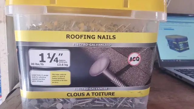 1-1/4 Roofing Nails 30lb Pail