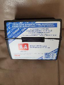 3,840 ÉTIQUETTES AUTO-ADHÉSIVES MAUVES DANS BOITE CADEAU: $15.00 - Photo 2