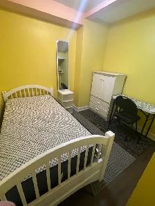 (1) Private Room for Rent