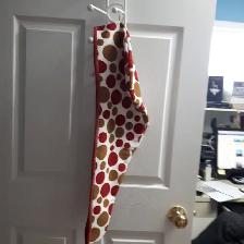 BELLE SERVIETTE NEUVE DE 30'LONG POUR SÈCHER LES CHEVEUX: $10.00