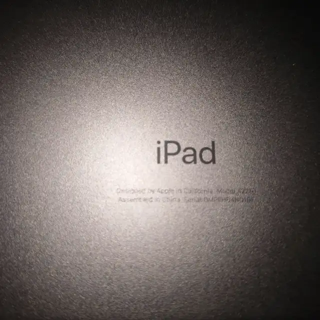 Ipad older gen (parts only)works good condition