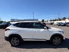 2022 Kia Seltos EX - Photo 7