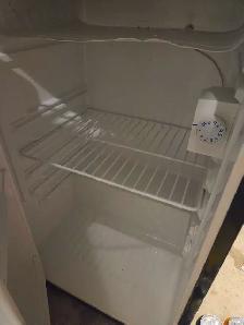 Danby bar fridge - Photo 2