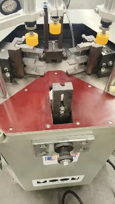 4-Head Corner Crimping Machine