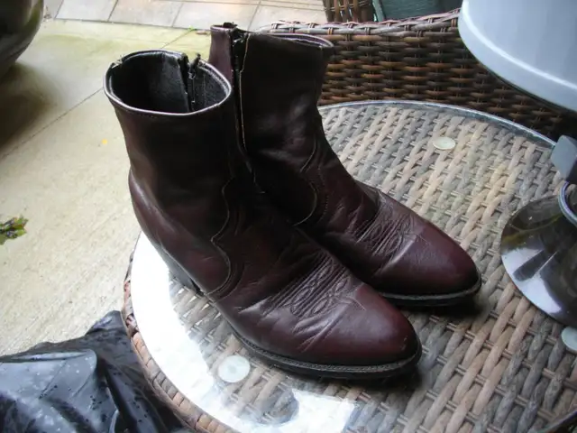 MENS LEATHER COWBOY BOOTS SIZE 9 1/2