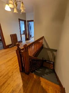 333 Main St #4 - 3BR North, Top Floor, Spacious, Deck, W/D - Photo 3