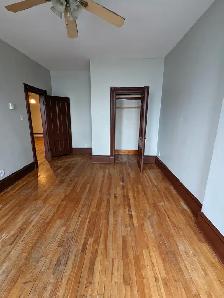 333 Main St #4 - 3BR North, Top Floor, Spacious, Deck, W/D - Photo 6