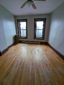 333 Main St #4 - 3BR North, Top Floor, Spacious, Deck, W/D - Photo 16